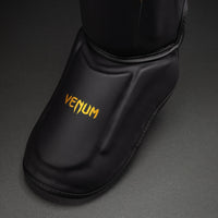 Venum Streamline Shin Guards