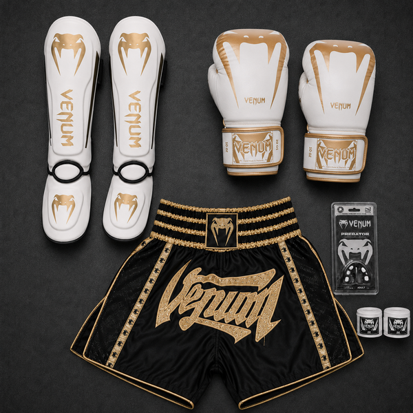 Venum Absolute White Gold Fightset con guantoni, parastinchi, pantaloncini, paradenti e fasce